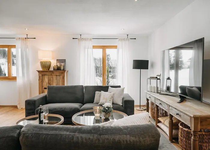 Mika Hof Exklusive Apartments In Alleinlage Mit Terrasse & Weitblick דירה