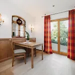 Mika Hof Exklusive In Alleinlage Mit Terrasse & Weitblick