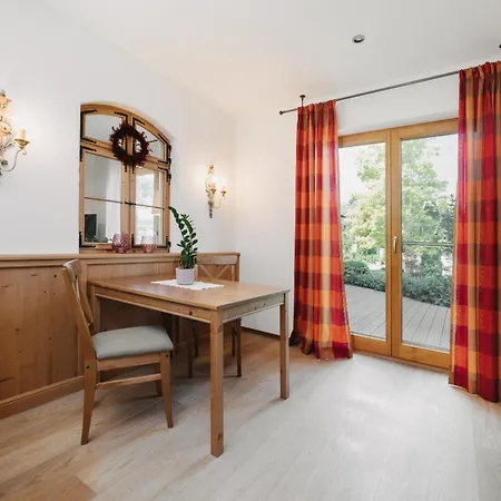 Mika Hof Exklusive In Alleinlage Mit Terrasse & Weitblick